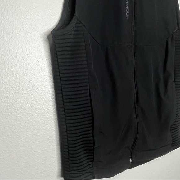 Under Armour Golf Vest Men Medium Black Cold gear Full Zip Quilted Loose Fit - Picture 2 of 9
